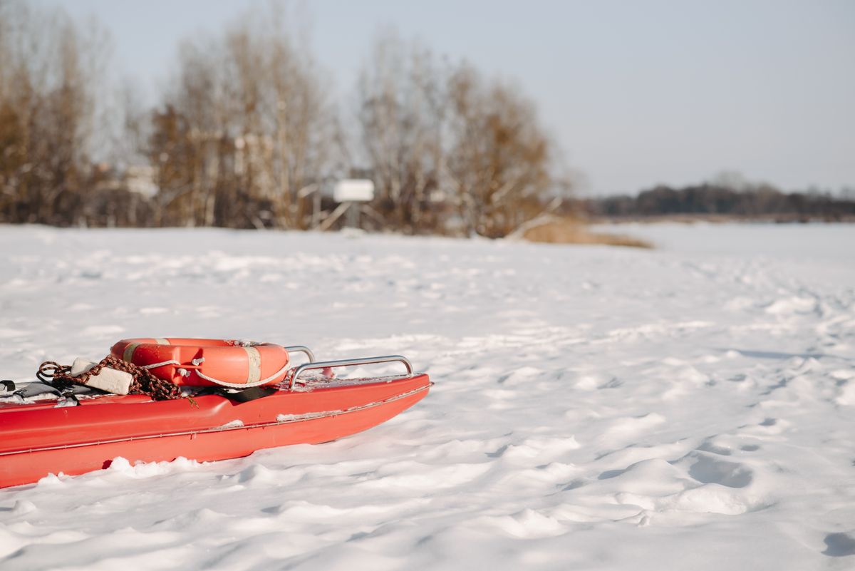 Spokój, śnieg i mniej turystów – Dlaczego warto odwiedzić Mazury poza wakacyjnym sezonem